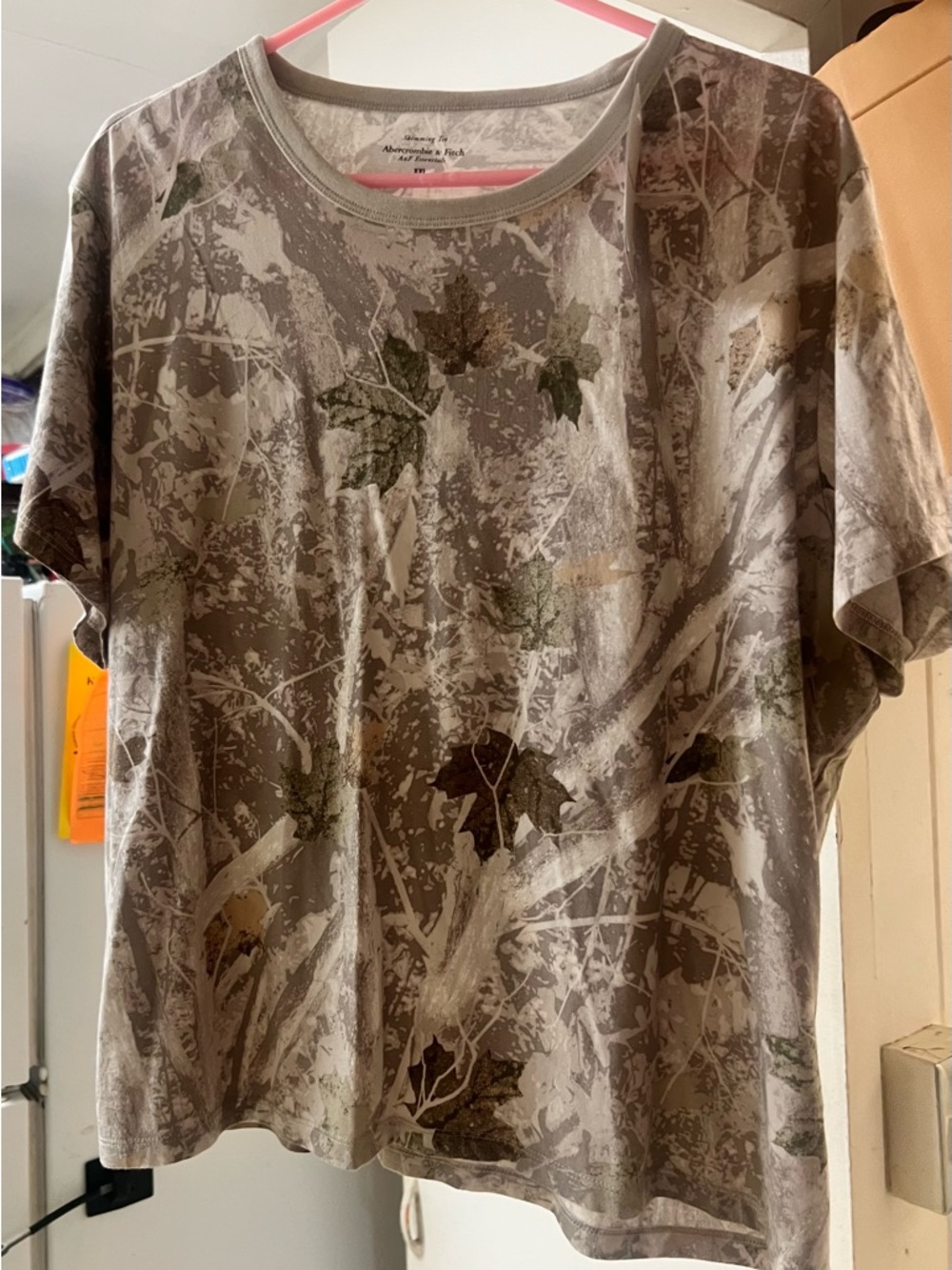 Abercrombie and Fitch Neutral Camouflage Leaf Print Cropped Tee XXL